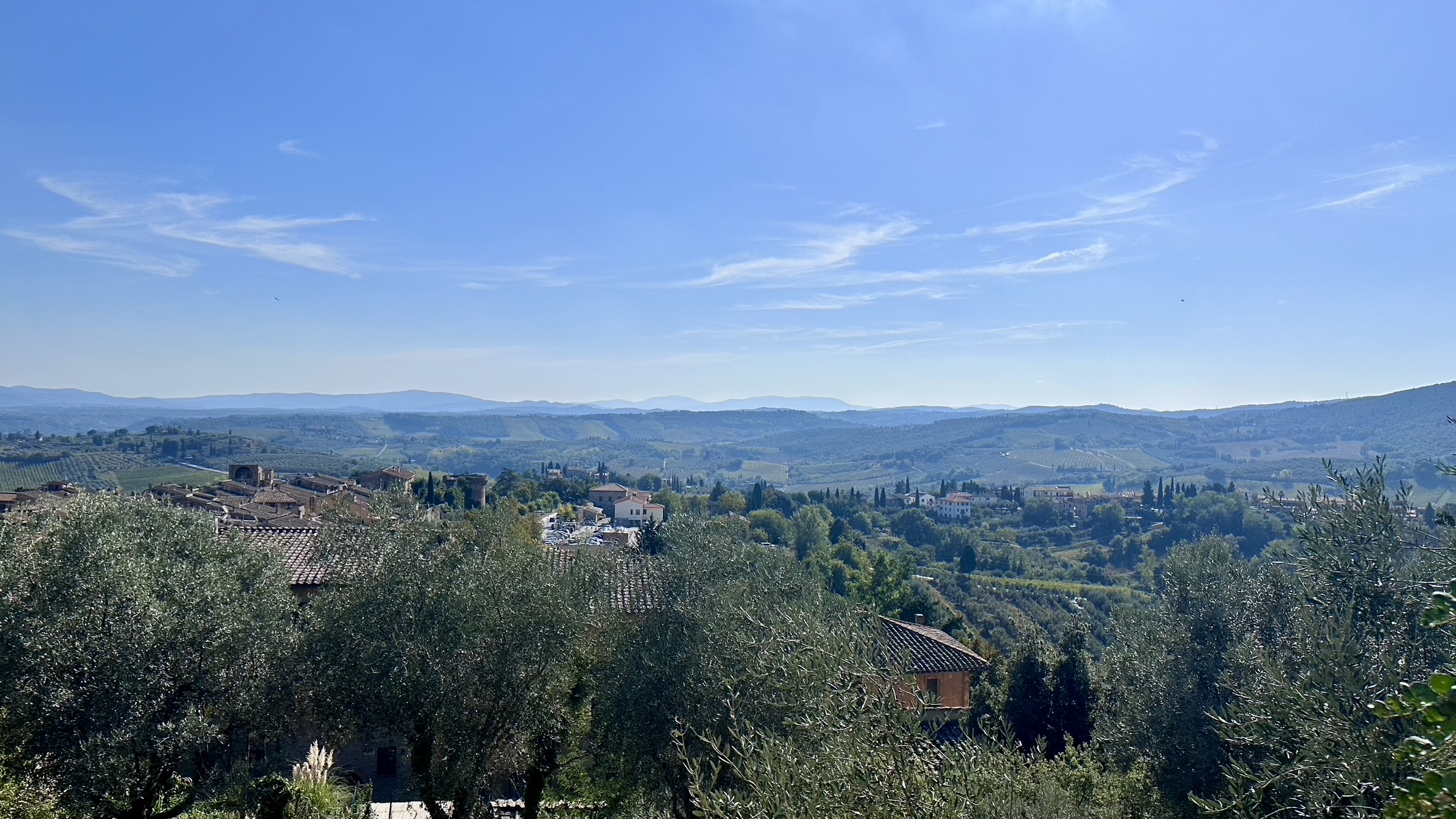 A Multi-Generational Journey Through Tuscany: Exploring Siena, San Gimignano, and Pisa